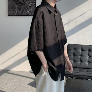 Camisas casuales para hombres Camisa transpirable para hombres con estilo suelto ajuste solo pecho textura rayada color sólido solapa corta para streetwear