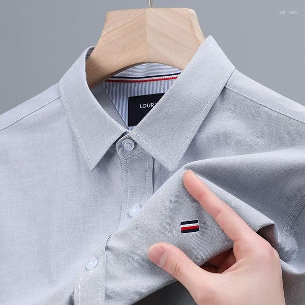 Chemises décontractées pour hommes Chemise en coton 2023 Été Brodé Oxford Manches courtes Coréen Business Slim Vêtements