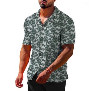 Les chemises décontractées pour hommes embrassent l'été avec cette élégante chemise hawaïenne à imprimé floral et boutonnée à manches courtes de différentes couleurs.