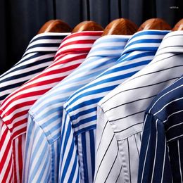 Chemises décontractées pour hommes Mode Classique Bleu et Blanc Chemise à rayures Robe Standard-Fit Button Down Streetwear Camisas