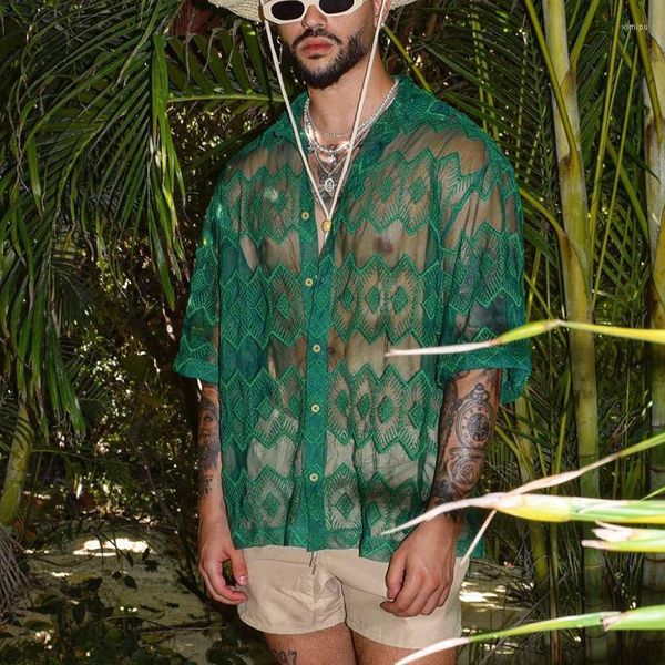 Camisas casuales de los hombres Encaje hueco verde para hombres Ropa de playa Blusas sexy transparentes de manga corta Hombre Vacaciones de verano Ropa de diseñador para hombre Tops