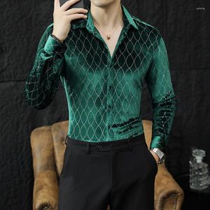 Chemises décontractées pour hommes Haut de gamme Luxe Noirâtre Vert Velours Hommes Robe Velours Élégant Mariage Banquet Fête Porter Slim Fit Gentleman Vêtements