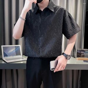 Casual shirts van heren Koreaanse mode geplooide shirt met korte mouwen shirt mannen zomer losse sociale streetwear -kleding