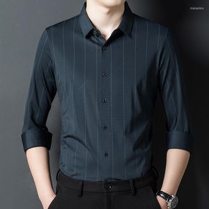 Chemises décontractées pour hommes à manches longues à rayures pour hommes Doublure sans repassage Vêtements pour hommes jeunes et d'âge moyen Vestes Tops Au printemps