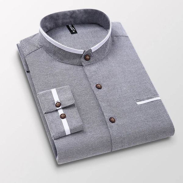 Chemises décontractées pour hommes Vêtements pour hommes à manches longues coupe régulière boutonnée chemises épaisses décontracté solide Oxford robe chemise blanche simple poche plaquée support 231130