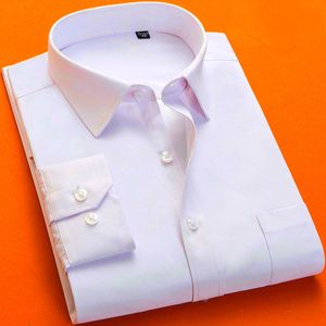 Chemises décontractées pour hommes Chemise en sergé blanc à manches courtes pour hommes coupe ajustée couleur unie robe formelle d'affaires chemise en coton pour hommes résistant aux rides sans fer 230408