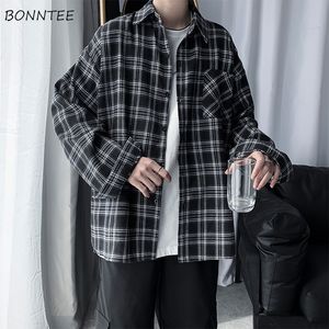 Casual shirts voor heren mannen shirts oversized katoenen geruite shirt knoop omhoog hiphop lange mouw tops Koreaanse harajuku heren kleding casual vintage ulzzang 230223