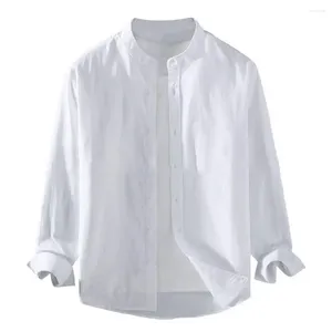 Chemises décontractées pour hommes chemises de printemps masculins à collier de support élégant Collier de cardigan avec design à poitrine à manches longues douces pour l'automne