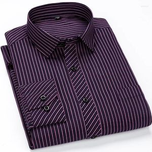 Chemises décontractées pour hommes Mentes à manches longues Classic Standard-Fit Standard Striping Social Office Dress Shirt Pocket Pocket Basic Formal Basic