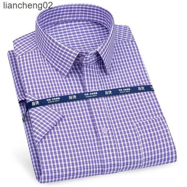 Chemises décontractées pour hommes Chemise à manches courtes pour hommes Business Casual Classic Plaid Striped Checked Male Social Dress Chemises Violet Bleu 5XL Plus Grande Taille W0328