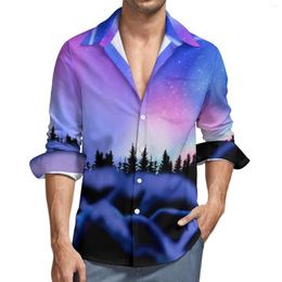 Chemises décontractées pour hommes Mountains Galaxy Shirt Northern Dreamy Lights Manches longues Blouses élégantes personnalisées Automne Rétro Vêtements surdimensionnés