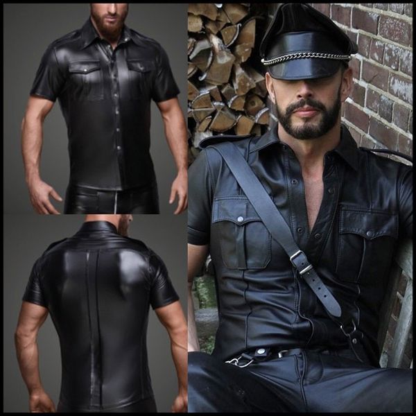 Chemises décontractées pour hommes en cuir PU Slim Tops Tees noir à manches courtes vêtements de mode Clubwear Costumes de nuit de scène 230209