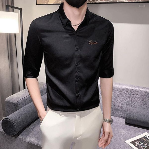 Chemises décontractées pour hommes Rose broderie Camisa Masculina boutons de mode à manches mi-manches coréenne pour hommes Summer Party Club revers Chemise pour hommes