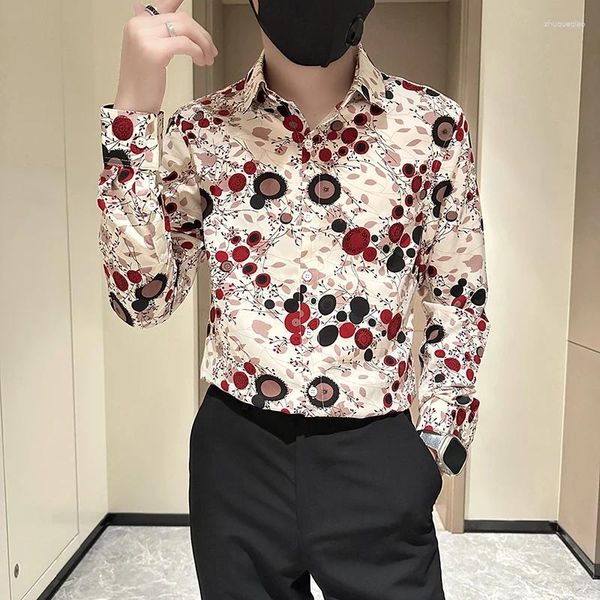 Chemises décontractées pour hommes vendant une chemise de fleurs pour hommes à manches longues à manches longues Slim Fit Social Party Tuxedo Blouse Vêtements de haute qualité