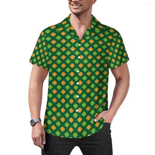 Chemises décontractées pour hommes St Patricks Day Beach Shirt Shamrock Print Hawaiian Mens Harajuku Blouses Short Sleeve Custom Clothing Plus Size