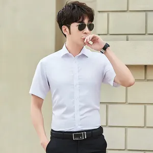 Chemises décontractées pour hommes Summer noir blanc bleu mince à manches courtes Shirt Business Office Bureau de travail Male Brand masculin plus taille 5xl