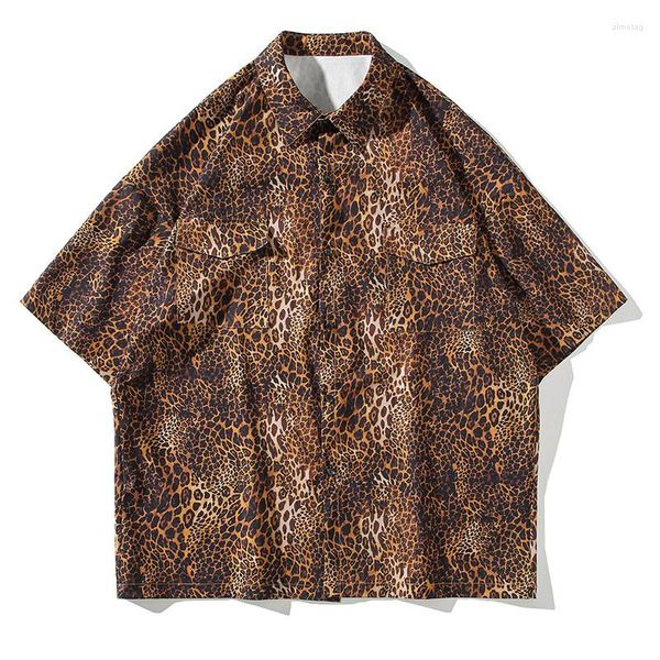 Camisas casuales para hombres Verano de gran tamaño Estampado de leopardo Hombres Blusa holgada Moda Harajuku High Streetwear Abrigo de manga corta Ropa Tops Masculino