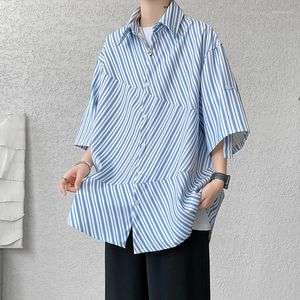 Casual shirts voor heren Summer Summer Short Sleeve Hirt Men Fashion Society Mens Dress Koreaans losse ijs Silk Oversized Stripe M-XL