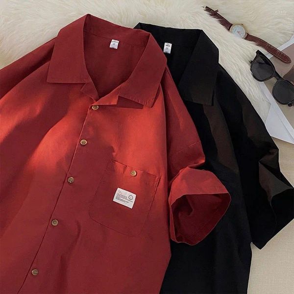 Camisas informales para hombre, camisa sólida Vintage de verano, estilo de Hong Kong, blusa con botones y parche de letras, ajuste holgado, trabajo Retro japonés