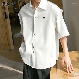 Camisas casuales para hombres Estilo joven Hombre sólido Botón de temperamento premium Manga corta Cuello vuelto Oficina suelta Ropa hermosa 2024