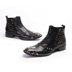 Bottes Chelsea masculines véritables chaussures en cuir rivet Boots Boots noirs d'hiver chaud pour hommes Chaussures de chaussure plate Chaussures de commerce