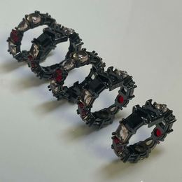 Anillos de clúster masculinos diseñador anillos negros de diamantes de imitación Tamaño 5 6 7 10 para hombres con caja de regalo cartas de moda