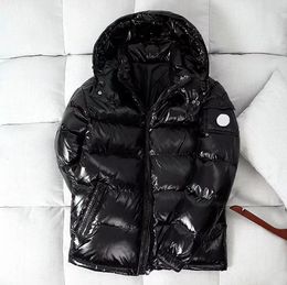 Chaqueta de diseñador para hombres invernal con chaqueta tibia a prueba de viento brillante Material mate brillante Modelos de pareja de ropa nueva