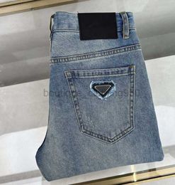 Herenontwerper Jeans High Luxury Triangle Label Lichtblauwe jeans voor heren 2024 Lente/zomer nieuwe heren casual mode slanke fit broek populair