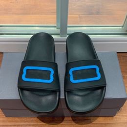 Pantoufles de créateurs pour hommes sandales antidérapantes pour piscine toboggan homme Resort Indoor Leisure logo 3D en caoutchouc noir Chaussures de mode d'été Blanc Bleu Noir Rouge avec boîte d'origine