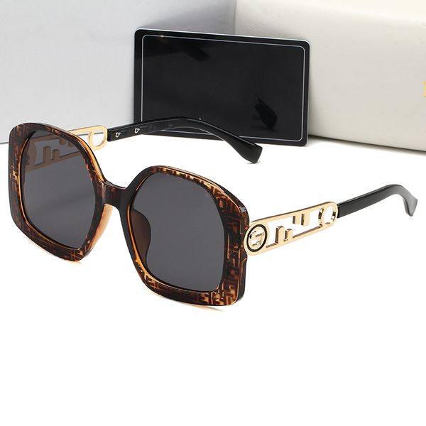 Lunettes de soleil de créateurs pour hommes, Lunettes de soleil pour femmes Lunettes de style classiques de style Classic Retro sont disponibles pour les hommes et les femmes dans une variété de styles