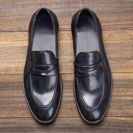 Men de marine de créateur en cuir confortable modes de mode confortables chaussures de trousse décontractée d'été dre sabot
