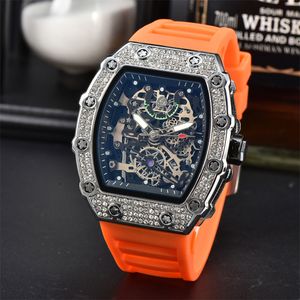Diamond Watch voor heren luxe ontwerper Casual horloges mode meerdere kleuren rubberen band kwarts polshorloge 43 mm mannen diamant horloges