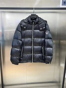 Veste à la veste pour la parka hivernale de nouveau style manteau de poche 3D Triangle de métal Décoration de la lettre de vêtements de serve