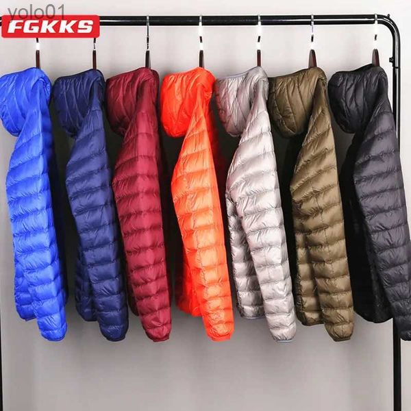 Parkas de plumón para hombre FGKKS 2023, chaqueta ligera de marca para hombre, abrigo con capucha de Color sólido cálido de algodón puro, chaqueta de plumón de moda de alta calidad, abrigos L231115