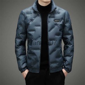 Parkas pour hommes Hommes à la mode manteau d'hiver chaud avec un design épaissi décontracté élégant col montant léger mince version coréenne longueur courte J231117