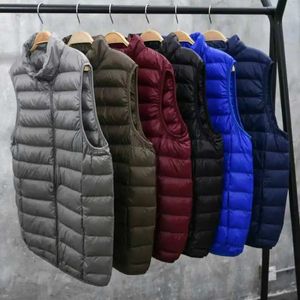 Parkas pour hommes ultralégers vers le bas gilet hommes sans manches Ultra léger vers le bas gilets veste mince hommes léger coupe-vent chaud gilet Portable 231005