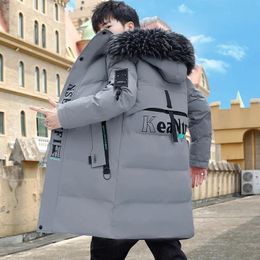 Parkas de plumón para hombre, gabardina de invierno, chaqueta Parka con capucha de Color sólido, versión coreana de prendas de vestir exteriores largas informales delgadas 231017