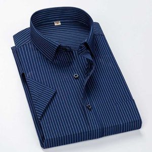 Chemises habillées pour hommes 2022 plus taille 8xl 7xl 6xl Business Business Short Sle Fomal Shirts Homme Chemise de robe de travail d'été rayé D240507