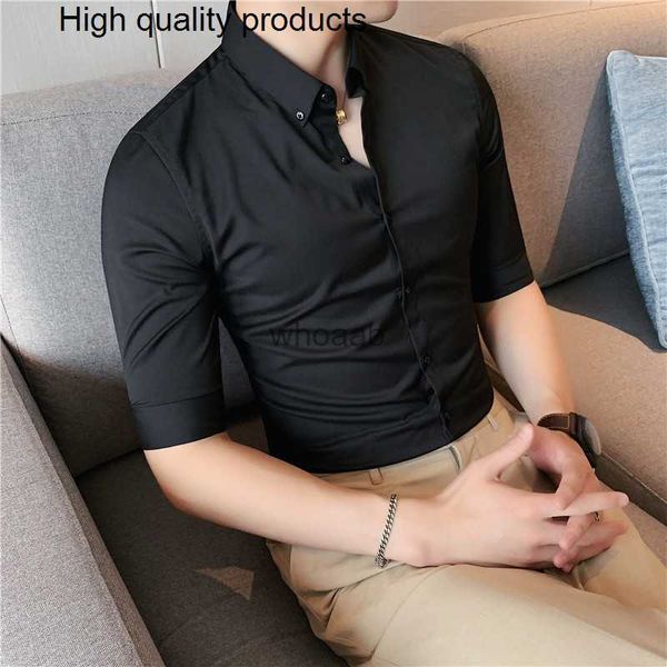 Chemises habillées pour hommes 2023 Style britannique hommes chemises sociales à manches courtes smoking classique contraste col rayé chemise solide pour les affaires S-5XL YQ230926