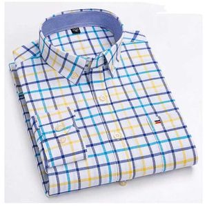 Chemises habillées pour hommes 2024 New Mens Shirt Long Sled Spring Automne Oxford Cotton confortable Business Business Business Casual Plaid Color 6xl 7xl D240507