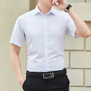 Chemises de robe masculine 2024 Été Mens Slim Couleur solide Couleur courte Slem Shirt Business White Shirt Brand Large taille 5xl Style classique D240507