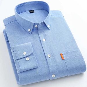 Chemises habillées pour hommes Coton Oxford Long Slve Shirts for Men Solid Color Patchwork Étiquette régulière Fit Casual Shirt Soft Business Smart Daily Clothing Y240514