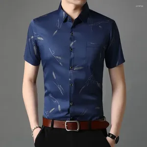Chemises habillées pour hommes Pouilles de revers de mode Vêtements de chemises imprimées entièrement appliqués 2024 Tops décontractés surdimensionnés d'été Corée à manches courtes