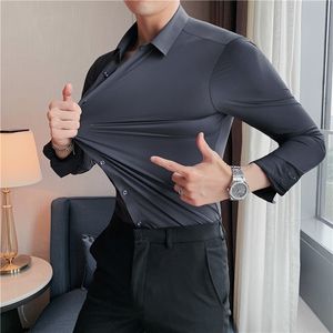 Chemises habillées pour hommes Haute élasticité Soyeux Lisse Confortable Pression sans marquage Drapé en caoutchouc Sans repassage Chemise pour hommes Business Casual Slim Manches longues S 230828