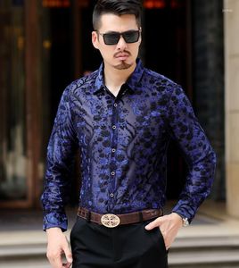 Chemises habillées pour hommes Dentelle Soie Hommes Casual Manches longues Voir à travers Vevlet Floral Doux Mince Hommes Social Business ShirtMen