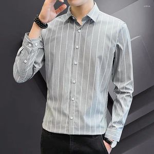 Heren Drail Shirts Man Shirt Striped blauw voor mannen Business Oversize Zomer Koreaanse kleding Knop Up verkoop in XXL Tops