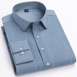 Chemises habillées pour hommes légèrement extensibles à manches longues coupe régulière sans poche confortable en fibre de bambou douce chemise à rayures décontractée et intelligente