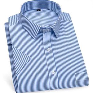 Chemises habillées pour hommes Summer Mens Business Short-Slem-Slem-Slem-Sleby Casual High Quality Formal Striped Robe Breathable Slim D240507