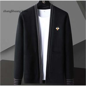 Cardigan brodé d'abeille pour hommes, manteau décontracté coréen, élégant, tendance d'automne 2024, vêtements Abrigo Hombre, 2021