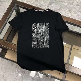 Créateur de mode pour hommes Mengjia Classic T-shirt à manches courtes à col rond, la version coréenne des vêtements de sport amples et polyvalents d'été chic à manches courtes